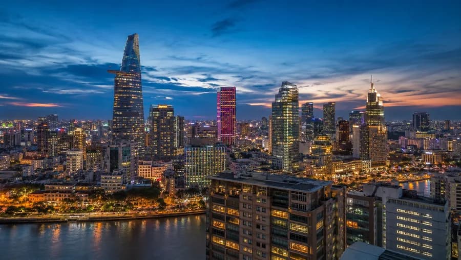 Skyline von Ho-Chi-Minh-Stadt in der Abenddämmerung